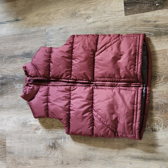 Old Navy boys puffer vest - Picture 1 of 6